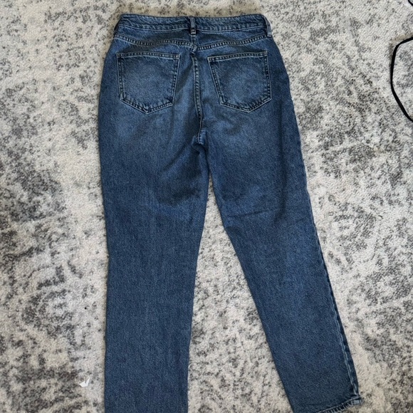 PACSUN Mom Jeans Medium Wash Size 28 / size 6 equivalent EUC - Picture 2 of 5